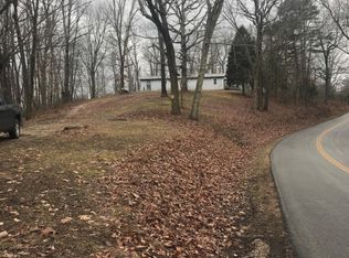 450 Leighton Rd, Irvine, KY 40336