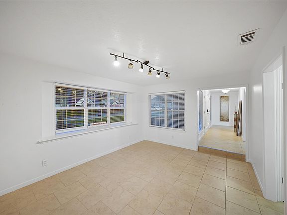 3rd image of 25510 Many Oak Dr