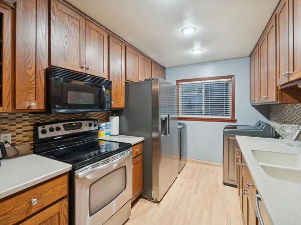 1663 South 100th STREET, West Allis, WI 53214