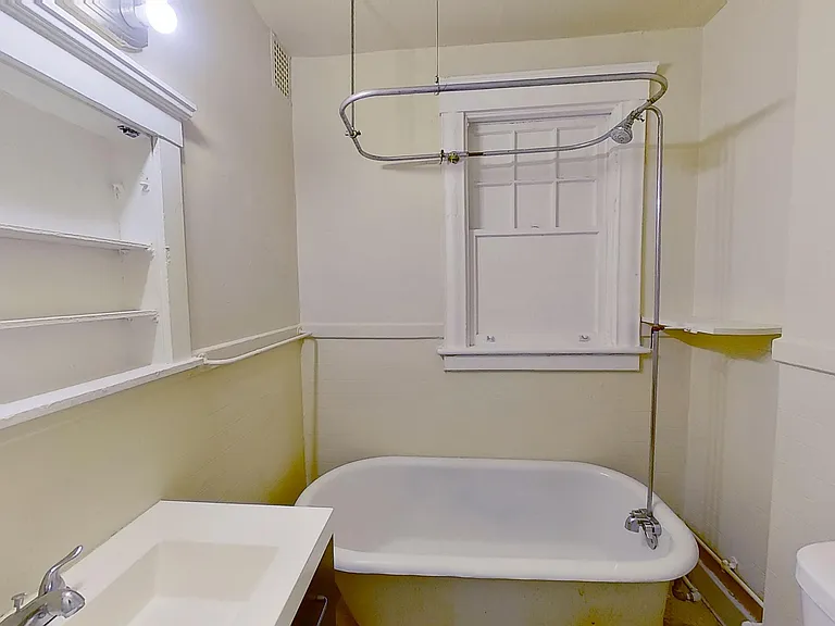 568 Park Ave #2 — Photo 6