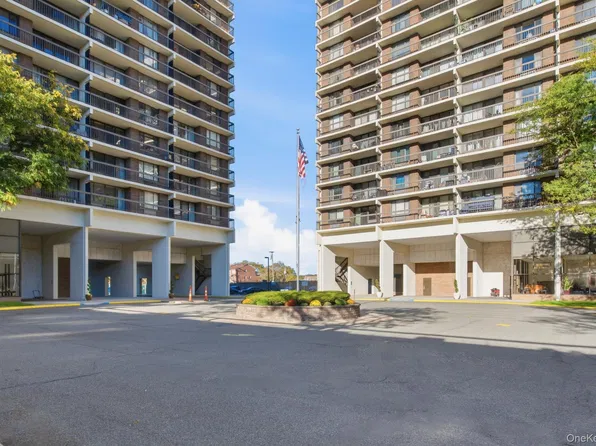15038 Union Tpke APT 11N, Flushing, NY 11367