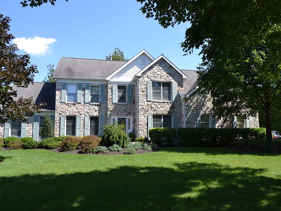 1st image of 25 Oakwood Way