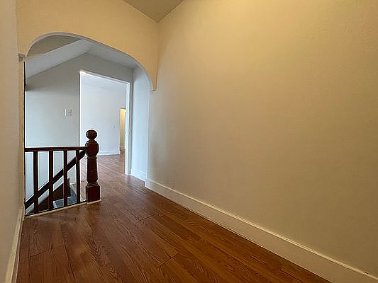 4th image of 3551 E Tremont Ave Unit 3