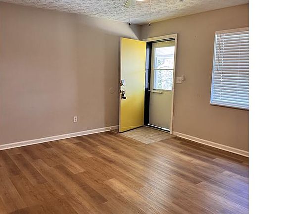 5th image of 2888 Parrott Ave NW