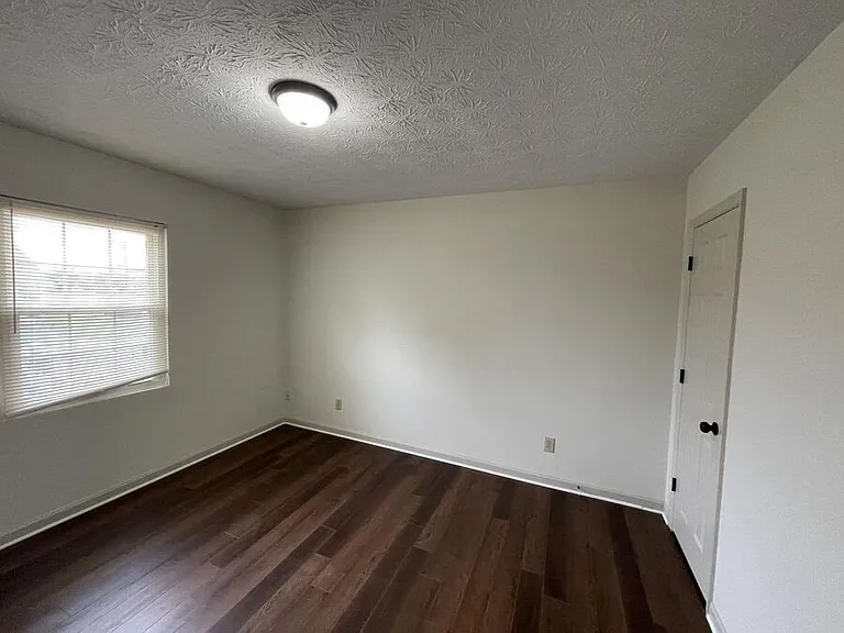 100 Coconut Grove Dr — Photo 10