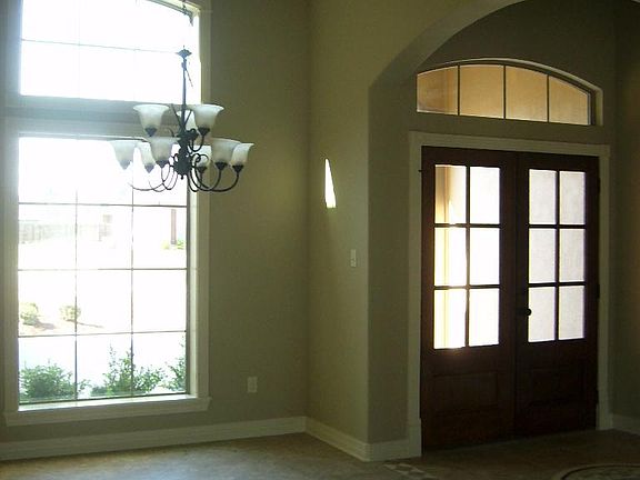 5th image of 1104 Creole Dr