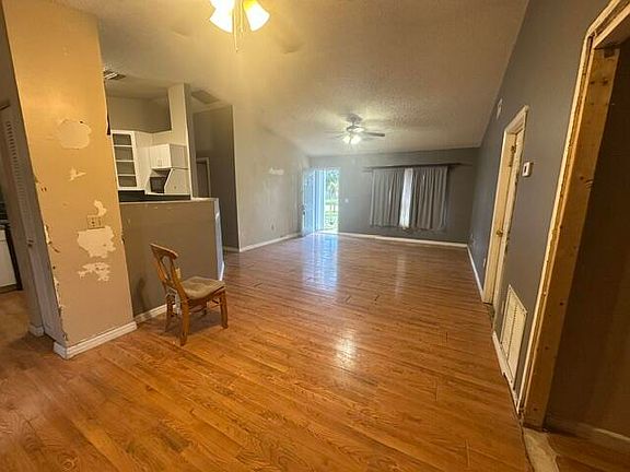 4th image of 1497 SW Gastador Avenue