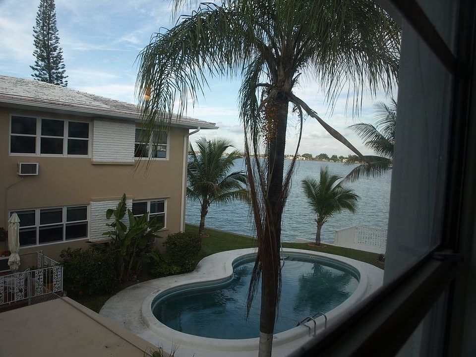 1st image of 7911 East Dr APT 3