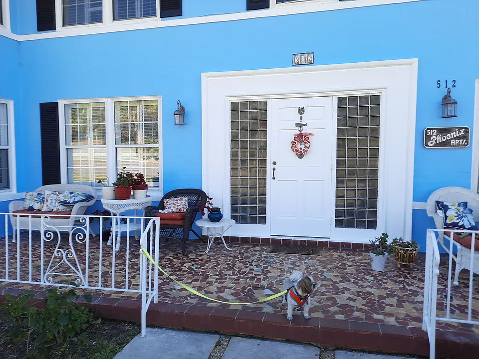 512 Phoenix Ave #9