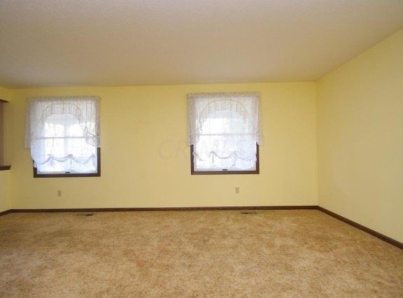 5th image of 916 Gosfield Gate Ct