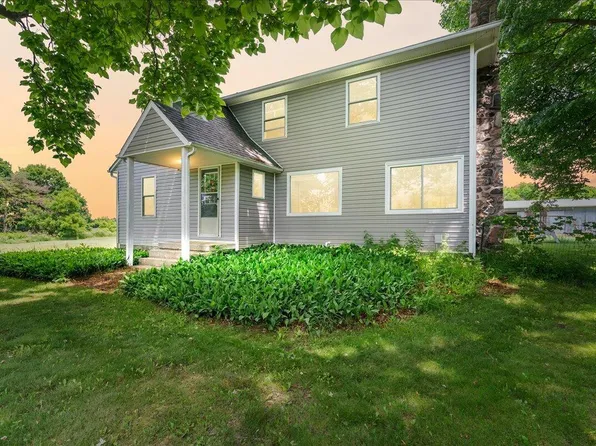 975 Elliott Rd, Fowlerville, MI 48836