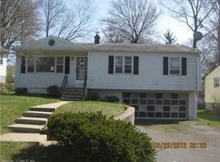 16 Wenham St, West Haven, CT 06516