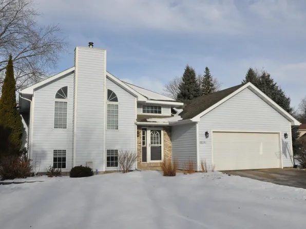 1804 Half Moon Rd S, Brookings, SD 57006