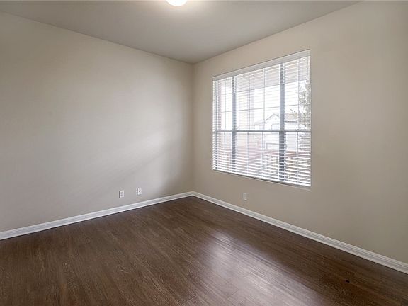 3rd image of 4711 Dorchester Heights Ln