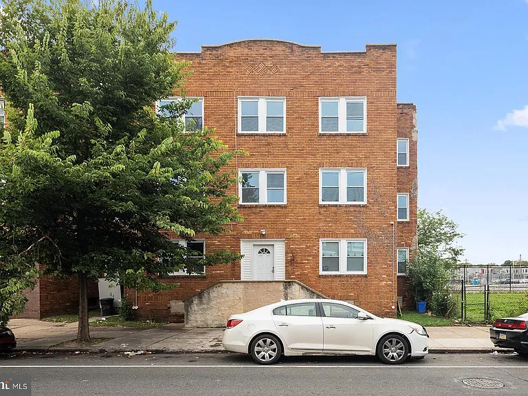 274 S 58th St #F — Photo 17