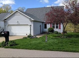 3139 Pondview Dr, Ravenna, OH 44266