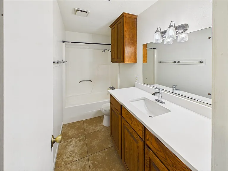 3329 Longleaf Cir — Photo 10