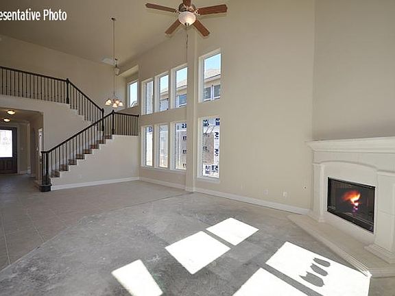 5th image of 721 Auburn Ct