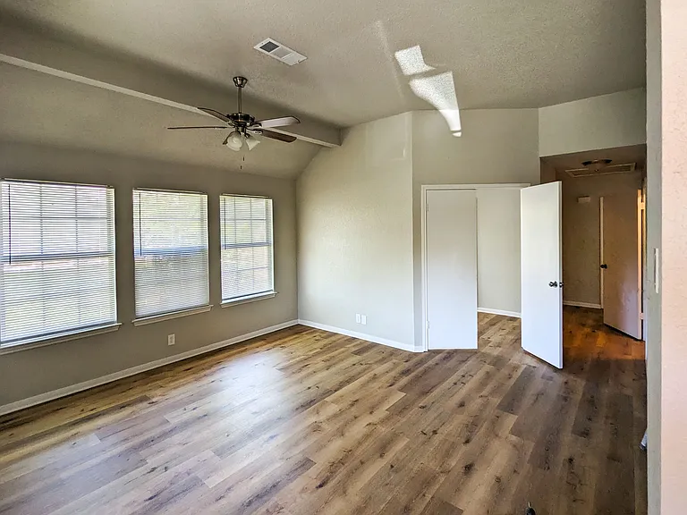 2314 Lazy Ridge Dr — Photo 7