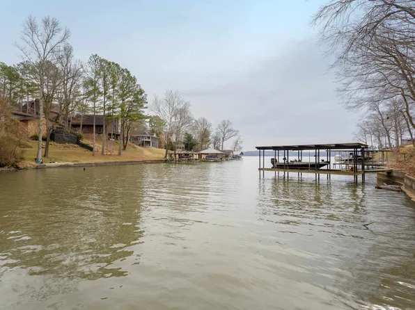 542 Aqua Vista Dr, Killen, AL 35645