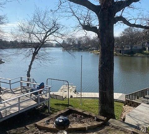 5th image of 46 Lake Warren Dr