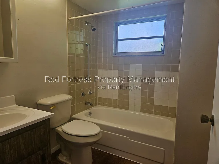 11 SE 20th Ct — Photo 9