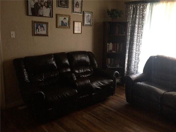 2nd image of 107 Oriole Dr