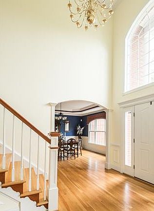 5th image of 8104 Hillshire Cir