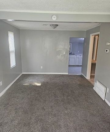 2nd image of 5049 Lafontaine St