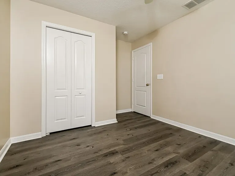 15215 Searobbin Dr — Photo 13