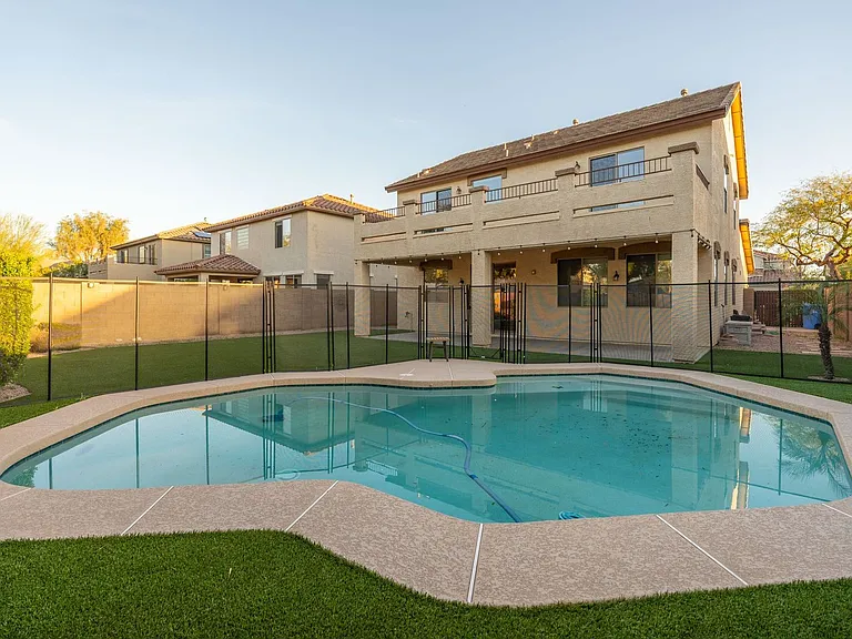 1546 E Nightingale Ln — Photo 83
