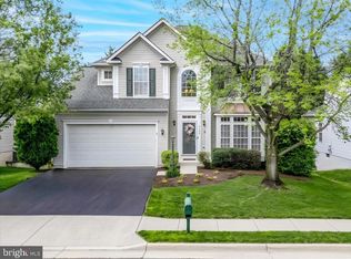8140 Tillinghast Ln, Gainesville, VA