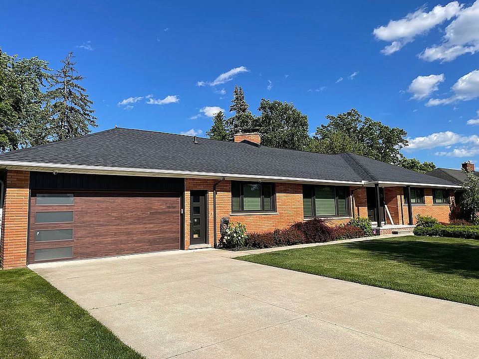 1st image of 180 Woodcrest Dr