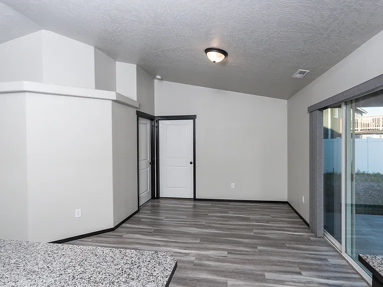 448 Cardinal Pl — Photo 6