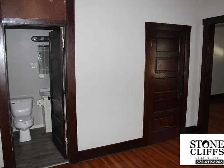 1607 W Main St — Photo 5