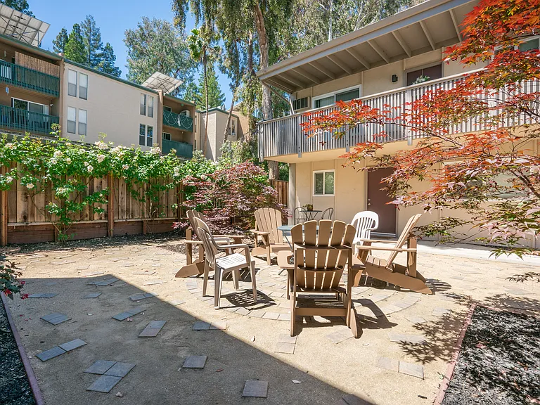 137 Sierra Dr — Photo 25