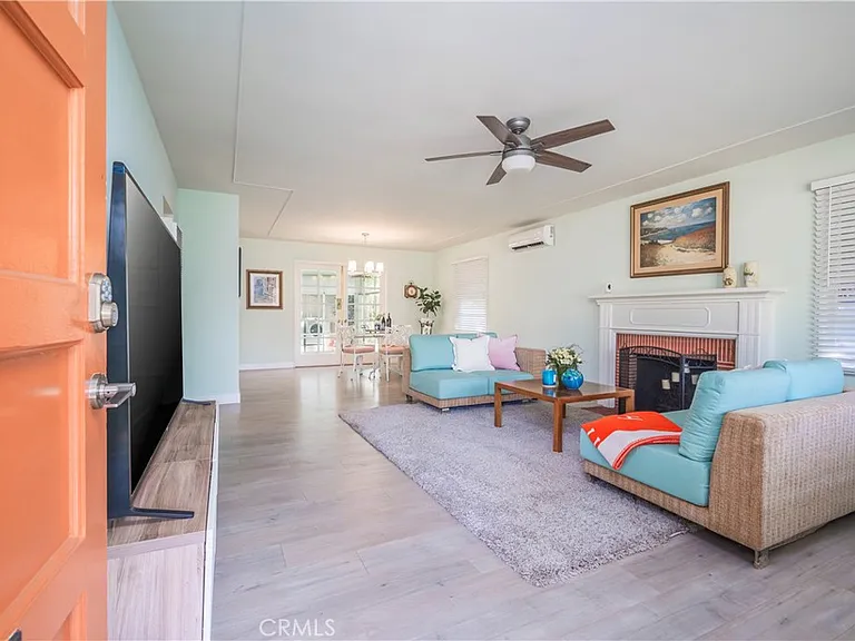 114 E Dexter St — Photo 5