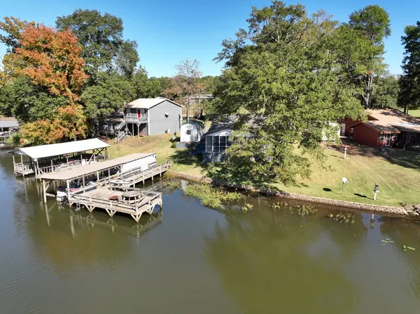 1068 Lakeside Dr, Fort Towson, OK 74735