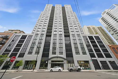 435 W Erie St #2105 Photo 1