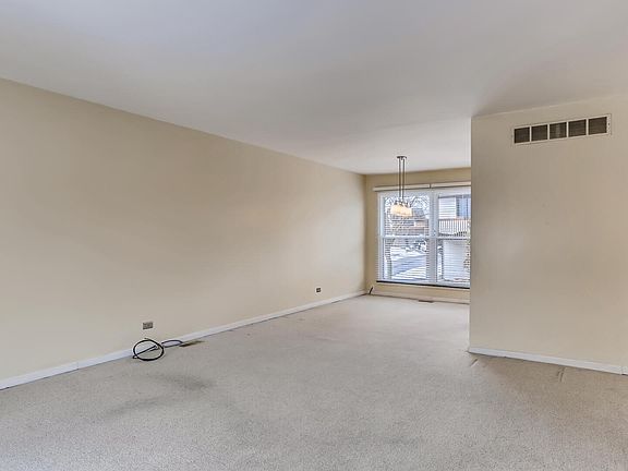 3rd image of 1572 Brookside Dr