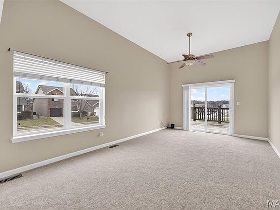 4th image of 10 Brushy Brook Ct