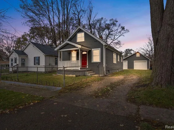 1355 James St, Burton, MI 48529