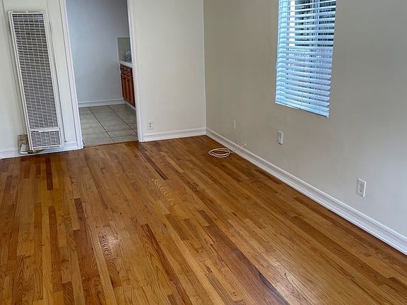 2nd image of 1447 Echo Park Ave