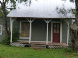 619 E Nopal St, Uvalde, TX 78801