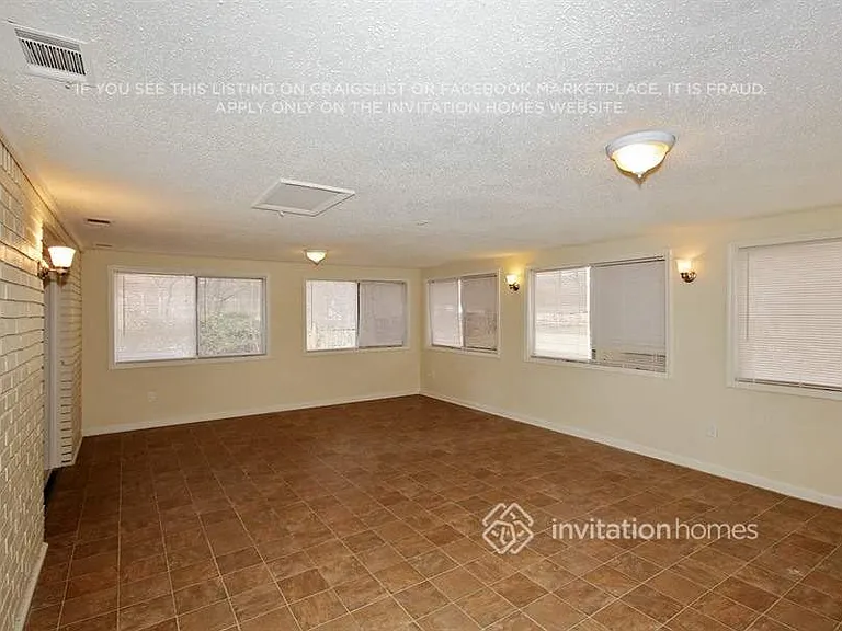 3572 Vicki Ln — Photo 8