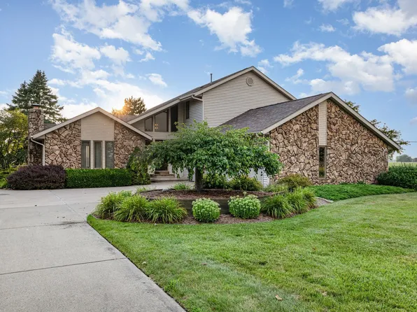 2240 Garfield Rd, Auburn, MI 48611