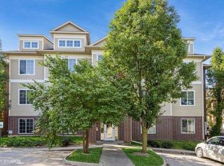 1820 W Benton St #204, Iowa City, IA 52246