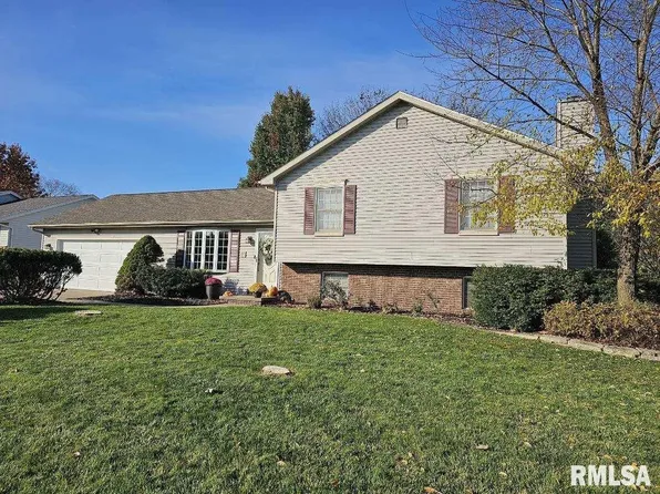 204 Freedom Trl, East Peoria, IL 61611