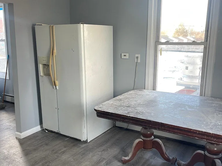 568 Bergen St — Photo 2
