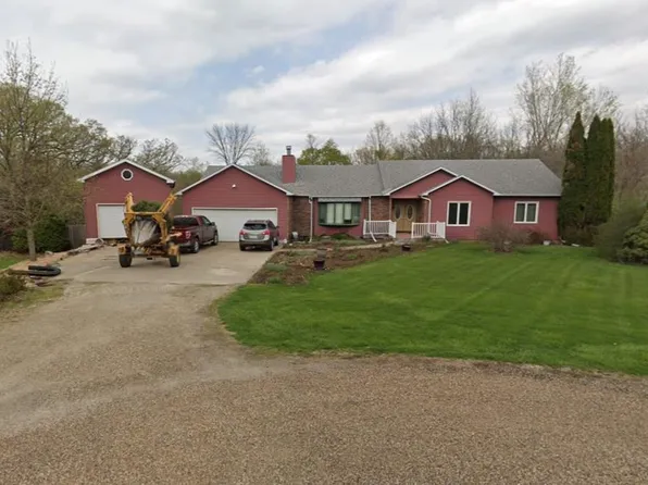 111 Fulton Dr, Columbus Junction, IA 52738